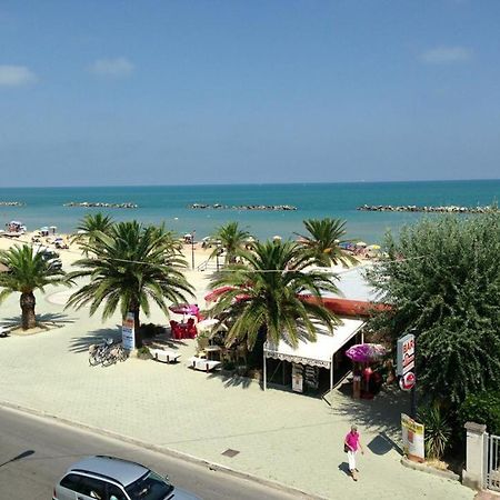 Taverna Sul Mare 滨海弗兰卡维拉 外观 照片